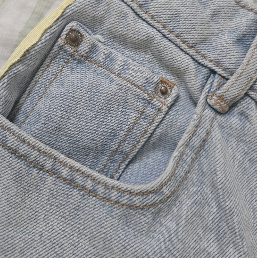 🌟Zara Light Wash Denim Shorts with Yellow Stripe - Picture 5 of 6